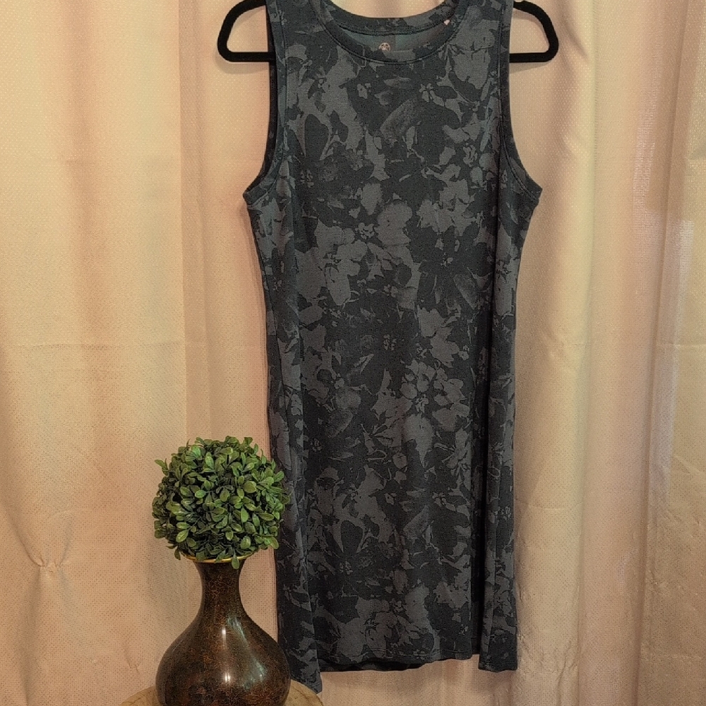 GAIAM Grey Sleeveless Sheath Midi Dress